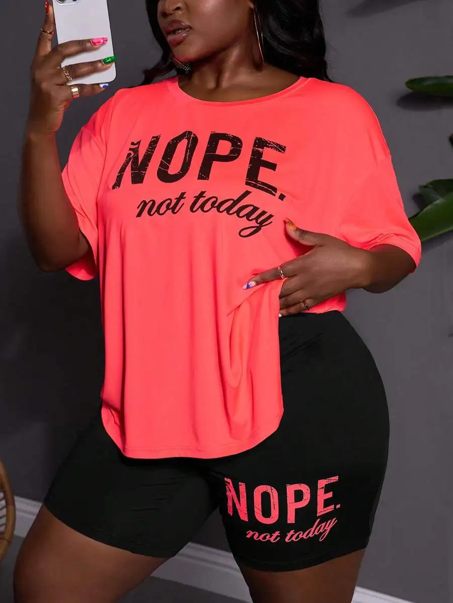 Plus-size women's letter print crew neck short-sleeve casual short suit